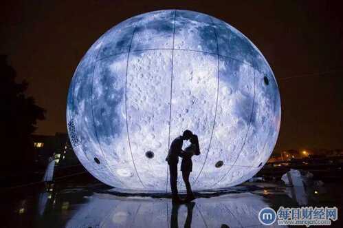 星河湾环球灯光节圆你的“摘月梦”