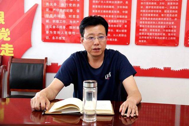 县教体局党组成员、招办主任吴昱出席会议并作全面部署
