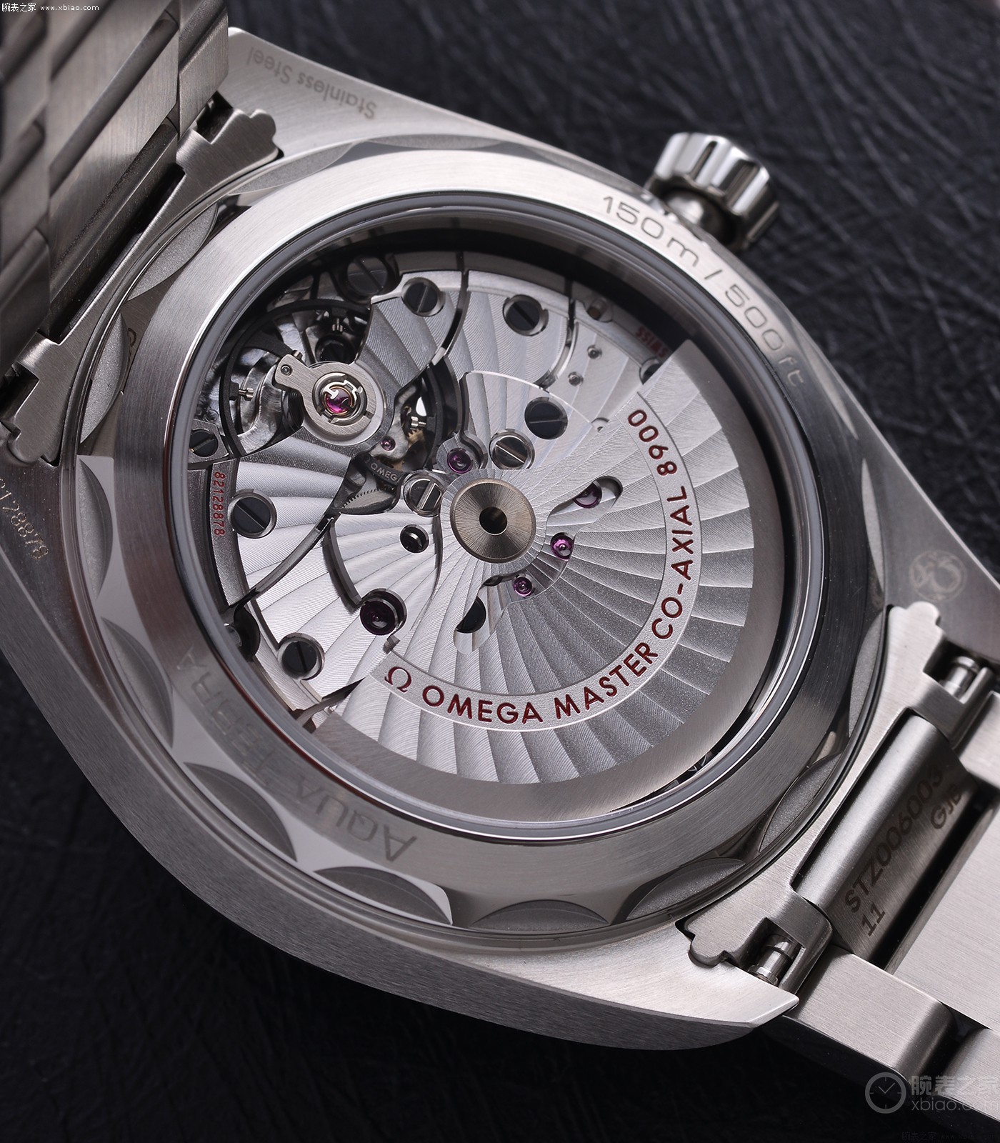 欧米茄海马AQUA TERRA使用的8900自动机芯