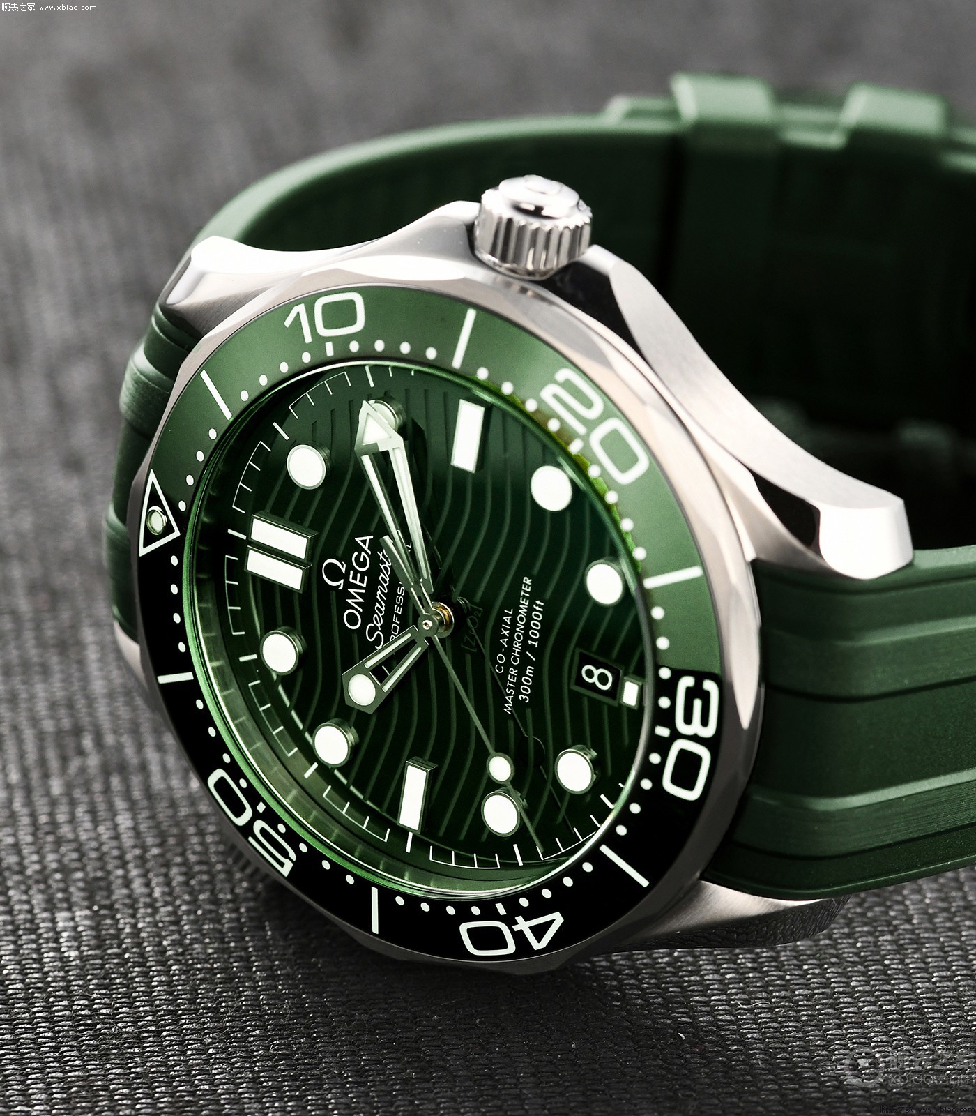 欧米茄海马300米的绿色