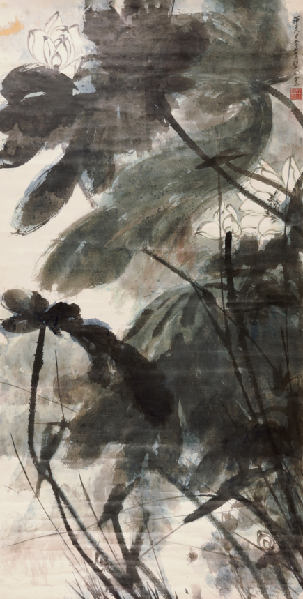 LOT 393 张大千 《风荷图》 立轴 设色纸本 1960年作 193×102 cm. 成交价：HKD 4,680,000