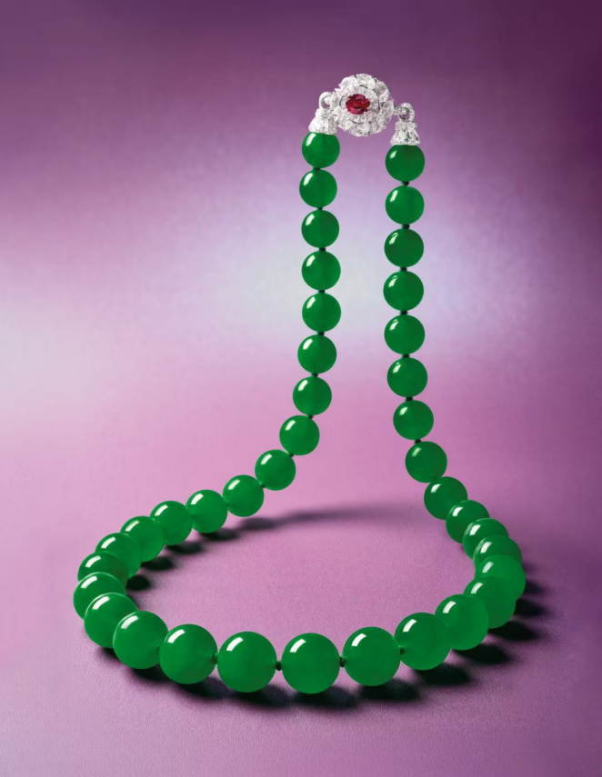 LOT 2147 “碧玉生辉”  天然翡翠珠配红宝石及钻石项链 成交价：HKD 14,400,000