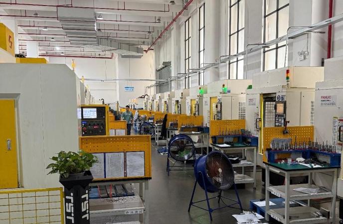 打破垄断:工巢智能终端10000台铺设量背后两代人的国产平替之路